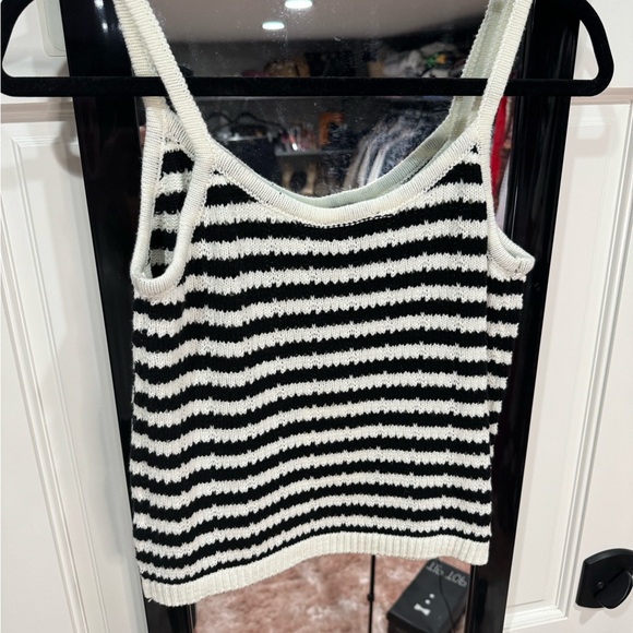 Knit tank top size large - Picture 7 of 7